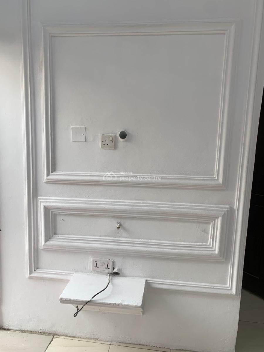 Hot Spacious Self Contain in Lekki Phase1, Off Road 14, Lekki Phase 1, Lekki, Lagos, Self Contain (single Rooms) for Rent