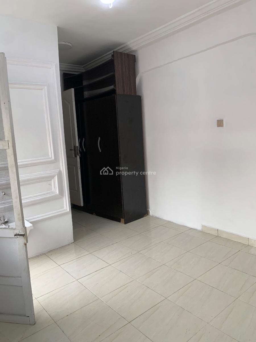 Hot Spacious Self Contain in Lekki Phase1, Off Road 14, Lekki Phase 1, Lekki, Lagos, Self Contain (single Rooms) for Rent