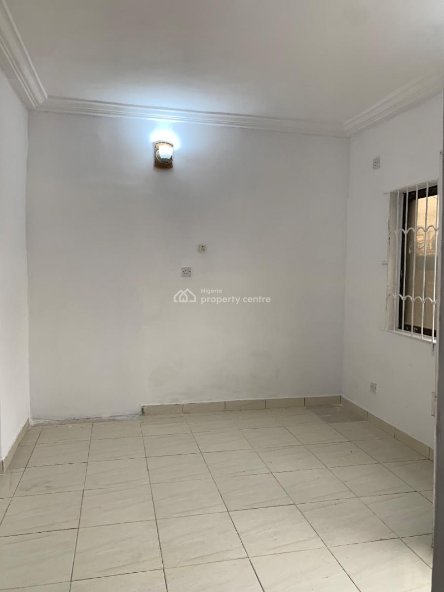 Hot Spacious Self Contain in Lekki Phase1, Off Road 14, Lekki Phase 1, Lekki, Lagos, Self Contain (single Rooms) for Rent