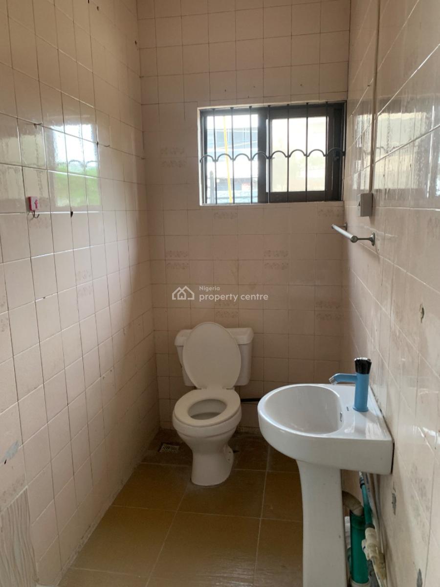Hot Spacious Self Contain in Lekki Phase1, Off Road 14, Lekki Phase 1, Lekki, Lagos, Self Contain (single Rooms) for Rent