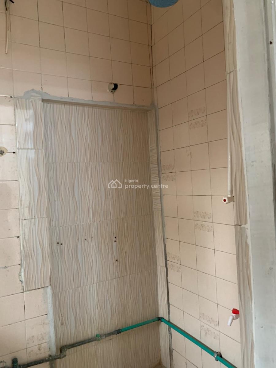 Hot Spacious Self Contain in Lekki Phase1, Off Road 14, Lekki Phase 1, Lekki, Lagos, Self Contain (single Rooms) for Rent