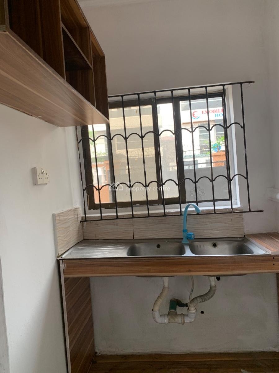 Hot Spacious Self Contain in Lekki Phase1, Off Road 14, Lekki Phase 1, Lekki, Lagos, Self Contain (single Rooms) for Rent