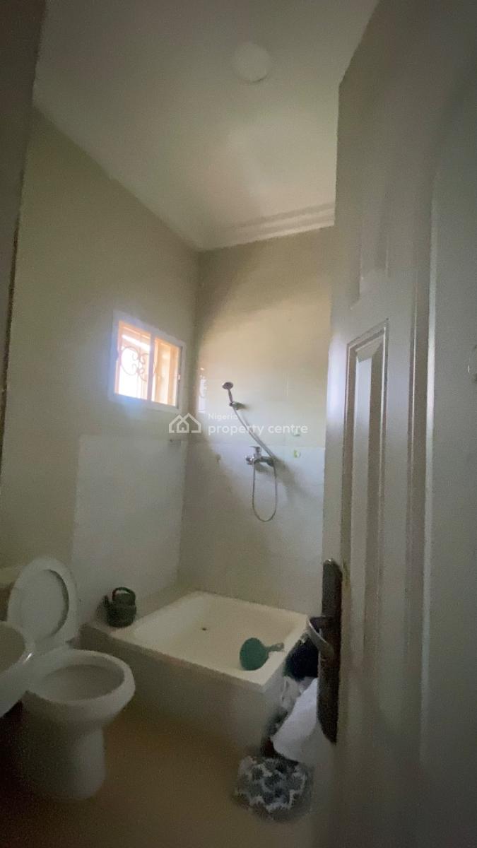 Spacious 2 Bed Flat  Penthouse Bq, Dawaki, Dawaki, Gwarinpa, Abuja, Flat / Apartment for Sale