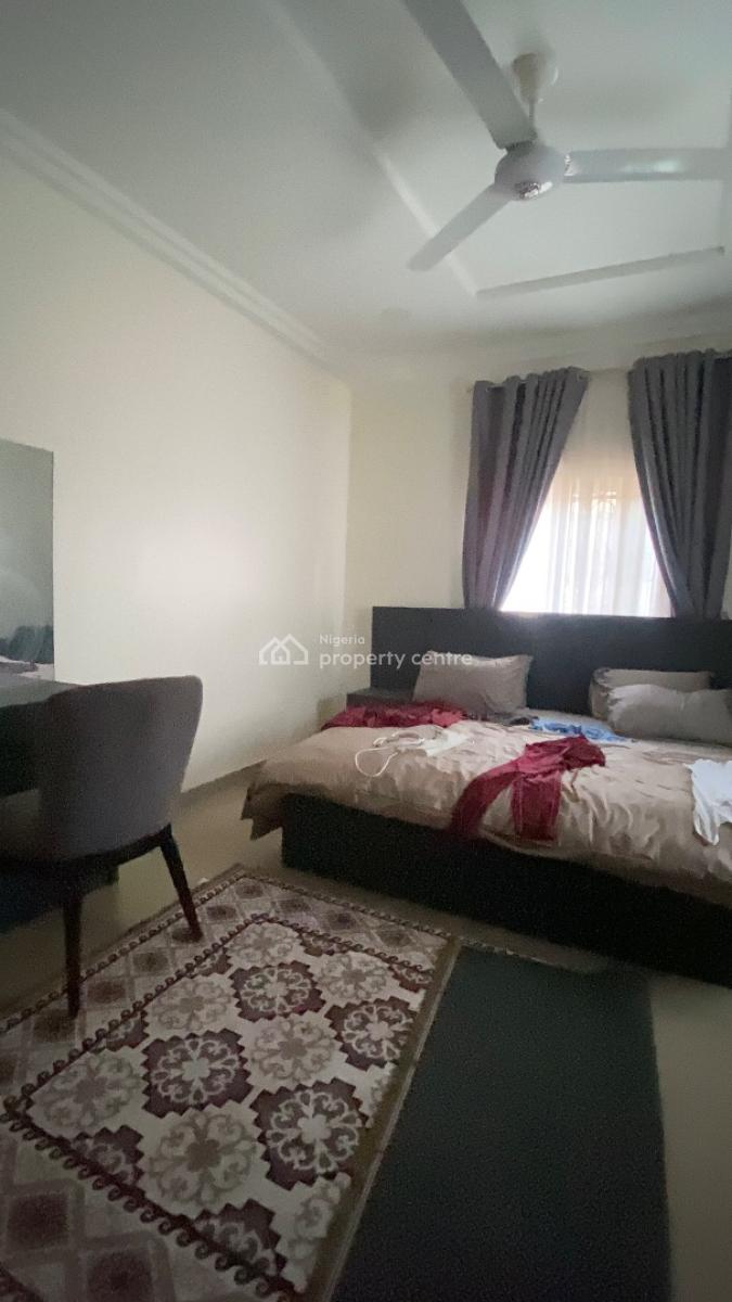Spacious 2 Bed Flat  Penthouse Bq, Dawaki, Dawaki, Gwarinpa, Abuja, Flat / Apartment for Sale