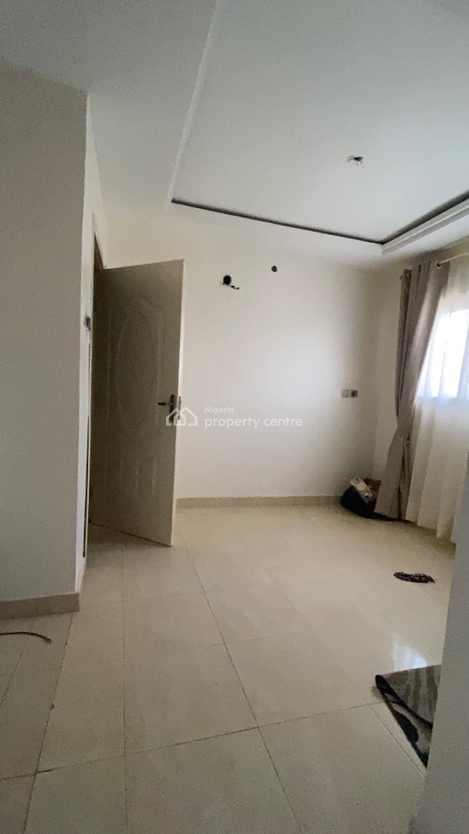 Spacious 2 Bed Flat  Penthouse Bq, Dawaki, Dawaki, Gwarinpa, Abuja, Flat / Apartment for Sale