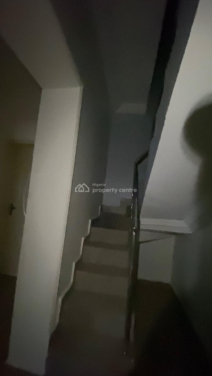 Spacious 2 Bed Flat  Penthouse Bq, Dawaki, Dawaki, Gwarinpa, Abuja, Flat / Apartment for Sale