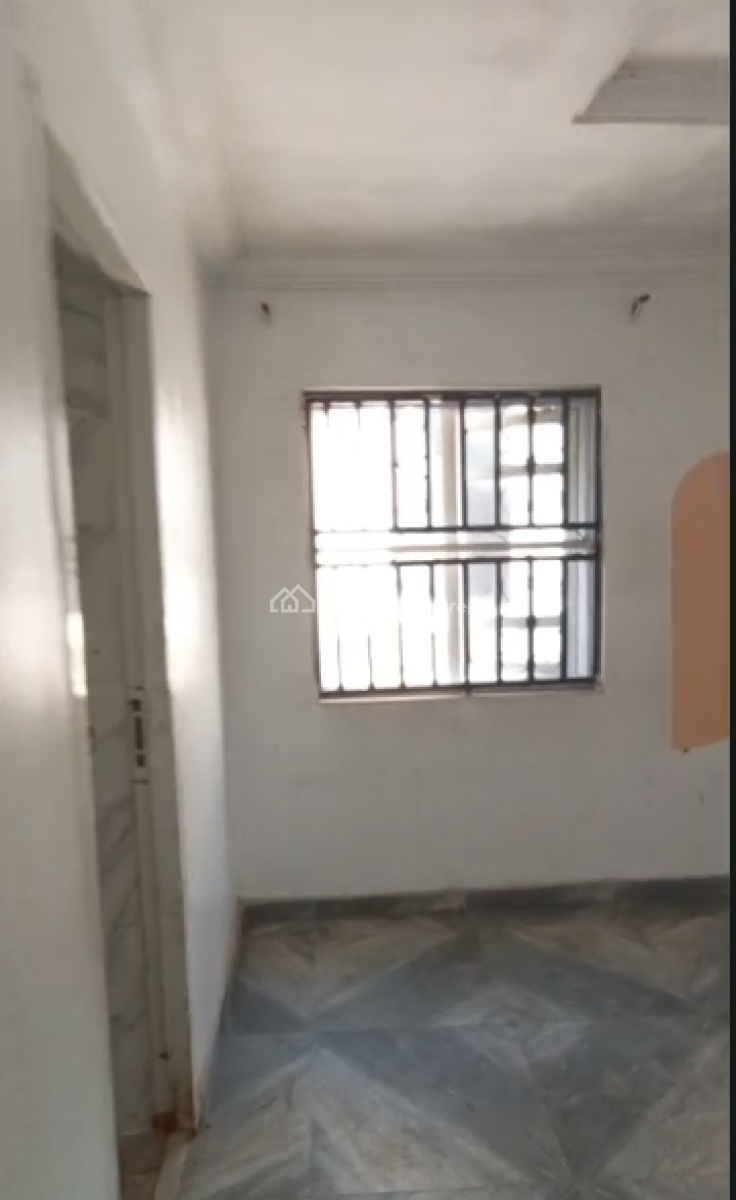 3 Bedroom Apartment Upstairs, Lekki Scheme 2 Estate, Adesanya, Lekki Phase 2, Lekki, Lagos, Flat / Apartment for Rent