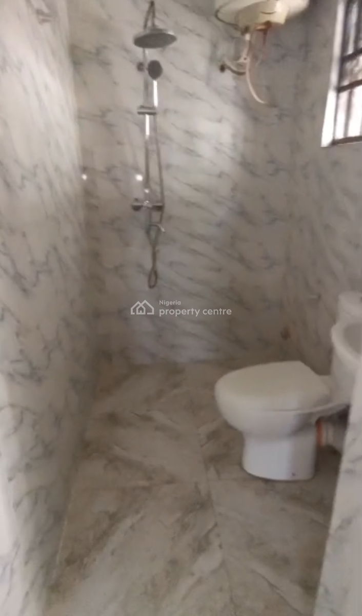 3 Bedroom Apartment Upstairs, Lekki Scheme 2 Estate, Adesanya, Lekki Phase 2, Lekki, Lagos, Flat / Apartment for Rent