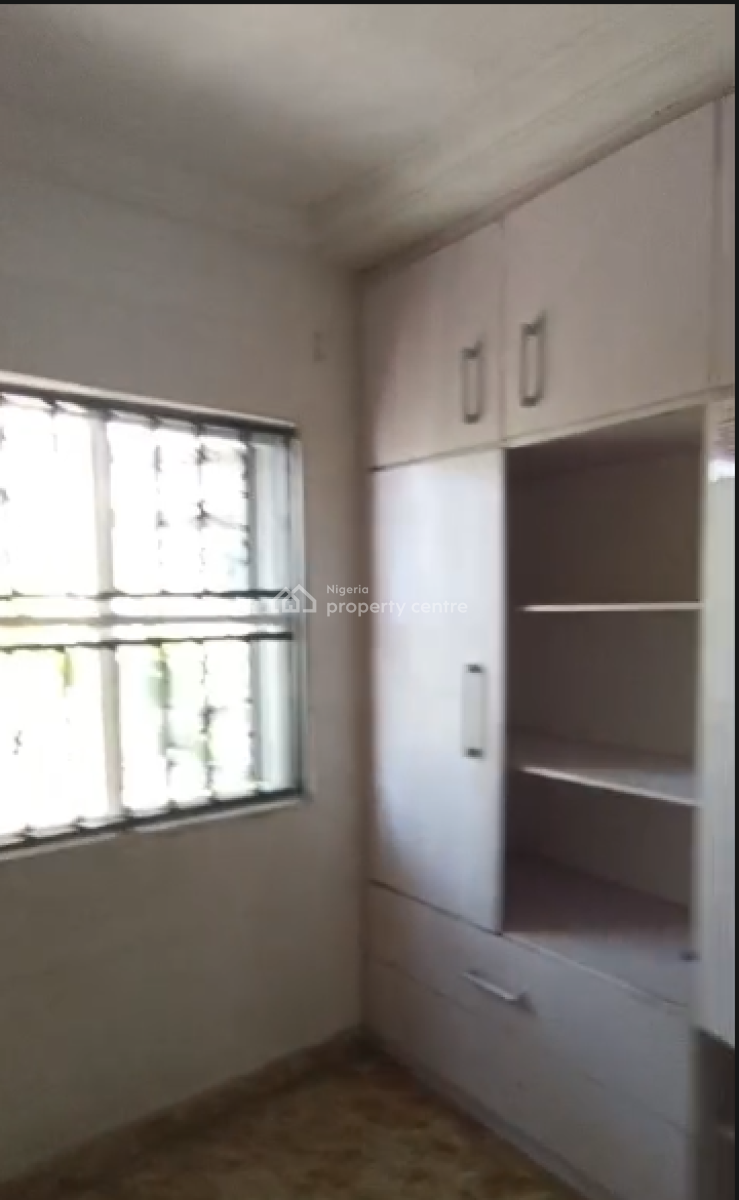 3 Bedroom Apartment Upstairs, Lekki Scheme 2 Estate, Adesanya, Lekki Phase 2, Lekki, Lagos, Flat / Apartment for Rent