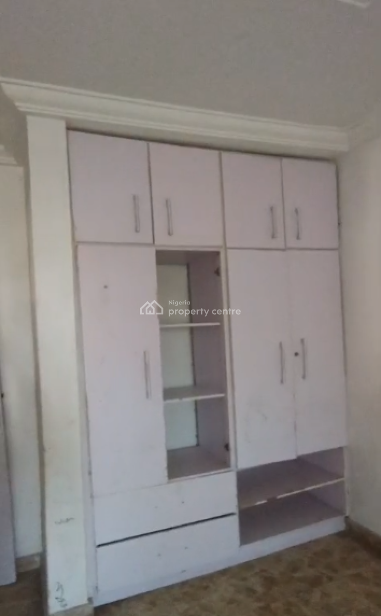 3 Bedroom Apartment Upstairs, Lekki Scheme 2 Estate, Adesanya, Lekki Phase 2, Lekki, Lagos, Flat / Apartment for Rent