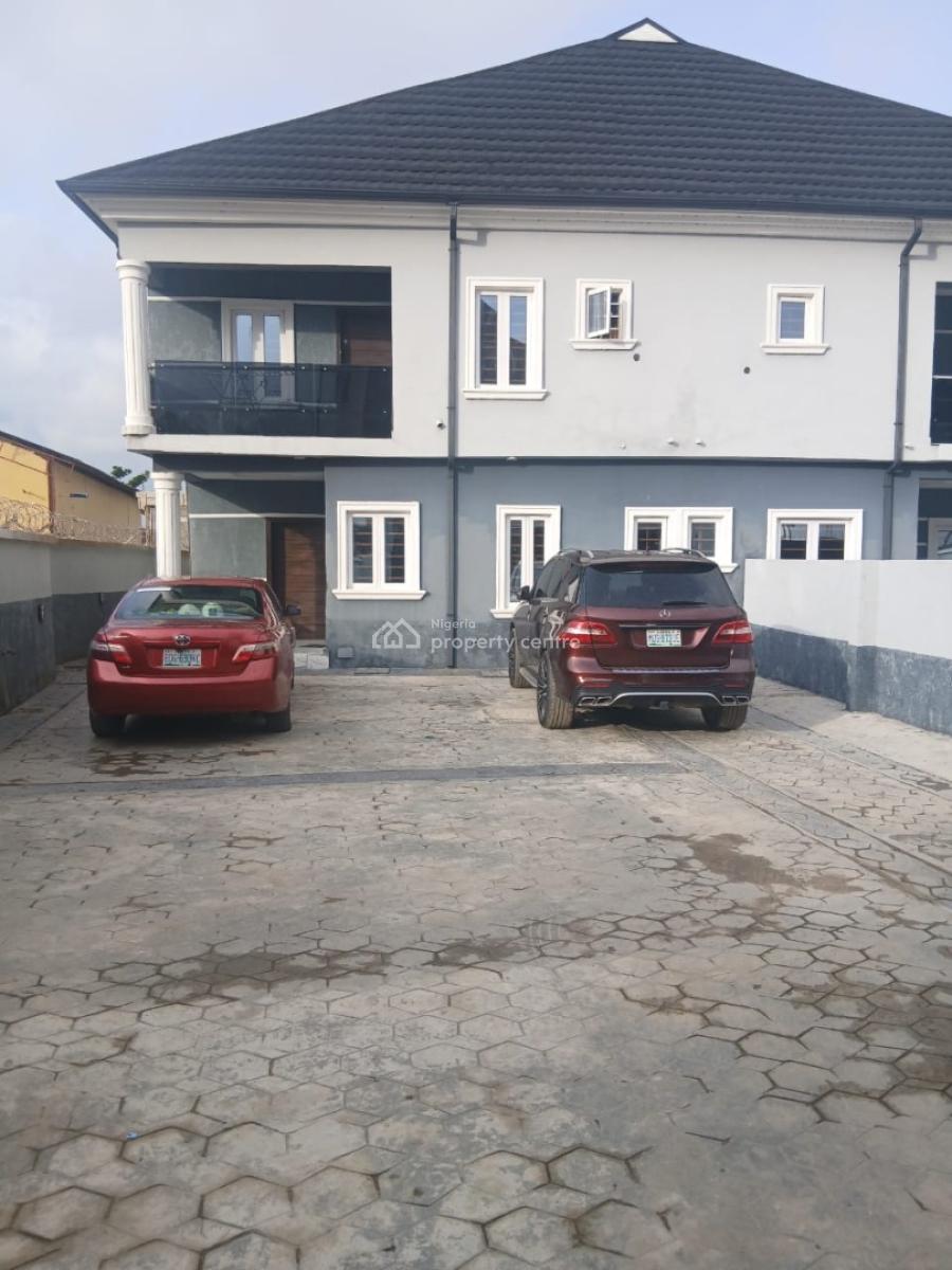 Luxury 2 Bedrooms Flat / Apartment Tastefully Managed & Relatively New, Akins Estate, Ado, Ajah, Lagos, Flat / Apartment for Rent