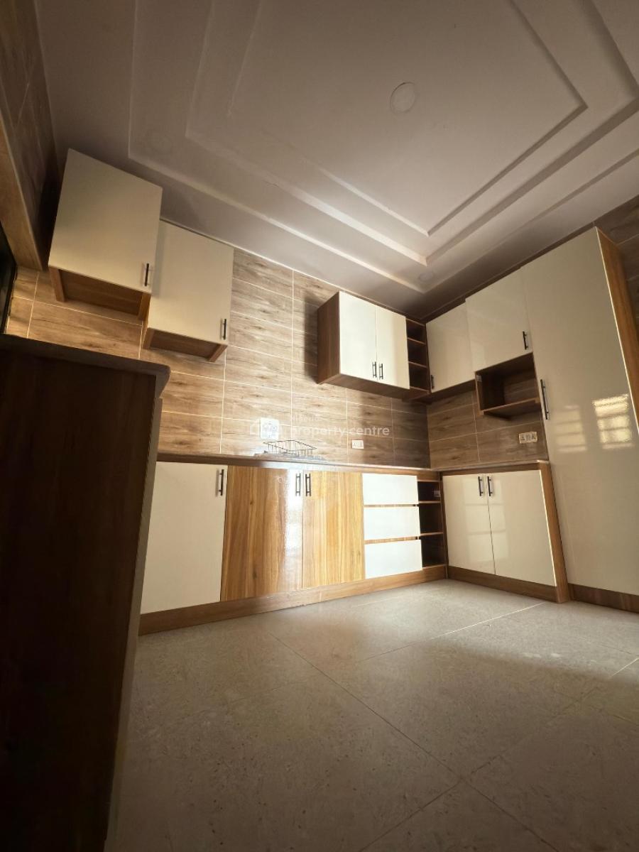 Exquisitely Built 3 Bedrooms Flat with Premium Facilities., Kolapo Ishola Gra, Ibadan, Akobo, Ibadan, Oyo, Block of Flats for Sale