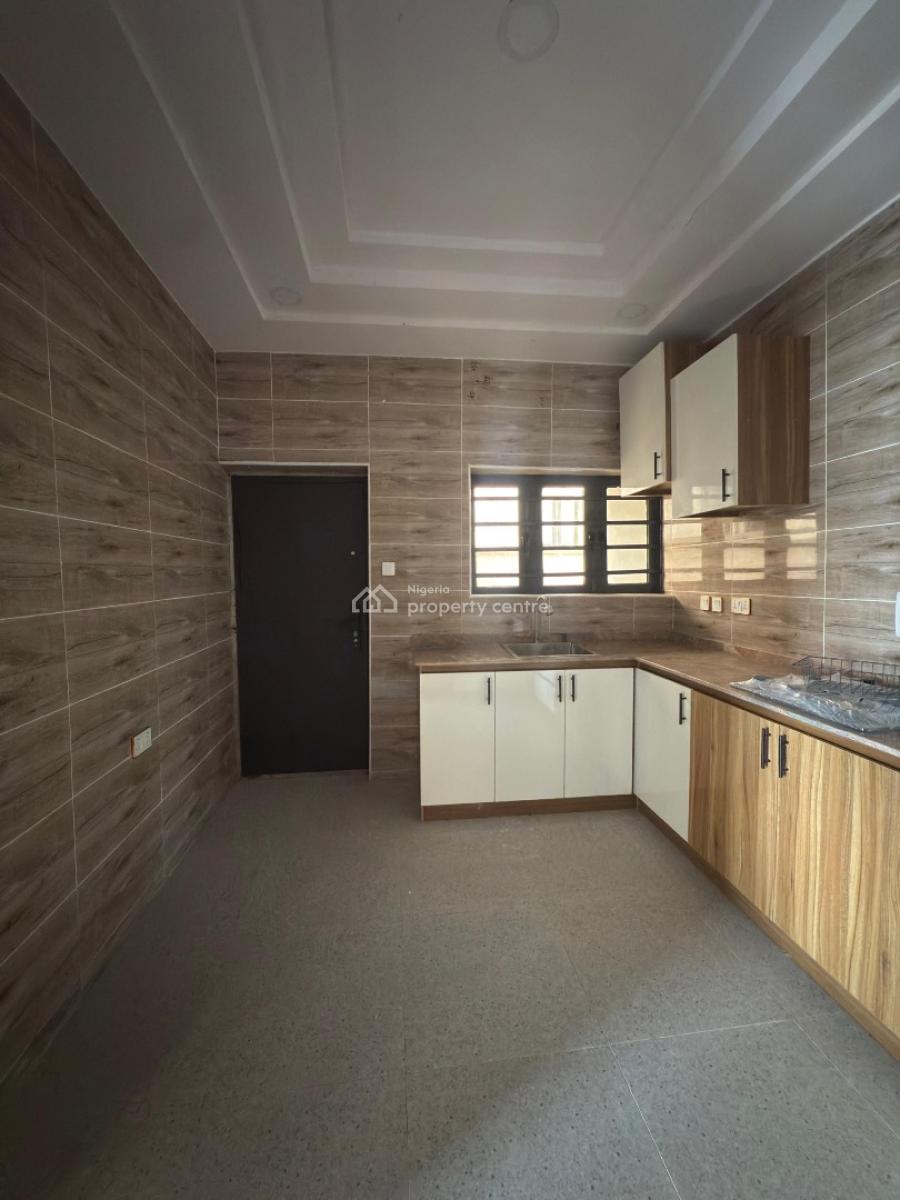 Exquisitely Built 3 Bedrooms Flat with Premium Facilities., Kolapo Ishola Gra, Ibadan, Akobo, Ibadan, Oyo, Block of Flats for Sale