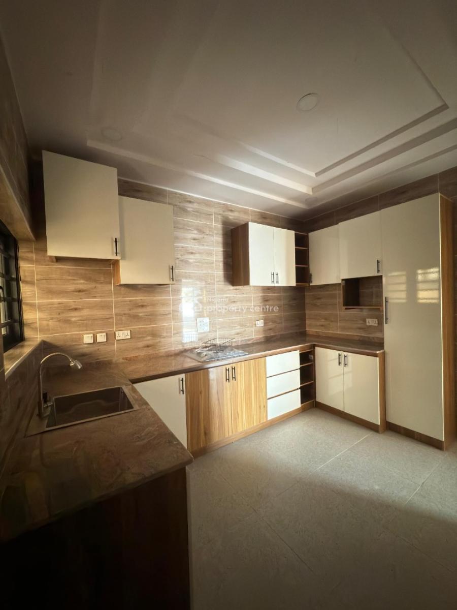 Exquisitely Built 3 Bedrooms Flat with Premium Facilities., Kolapo Ishola Gra, Ibadan, Akobo, Ibadan, Oyo, Block of Flats for Sale