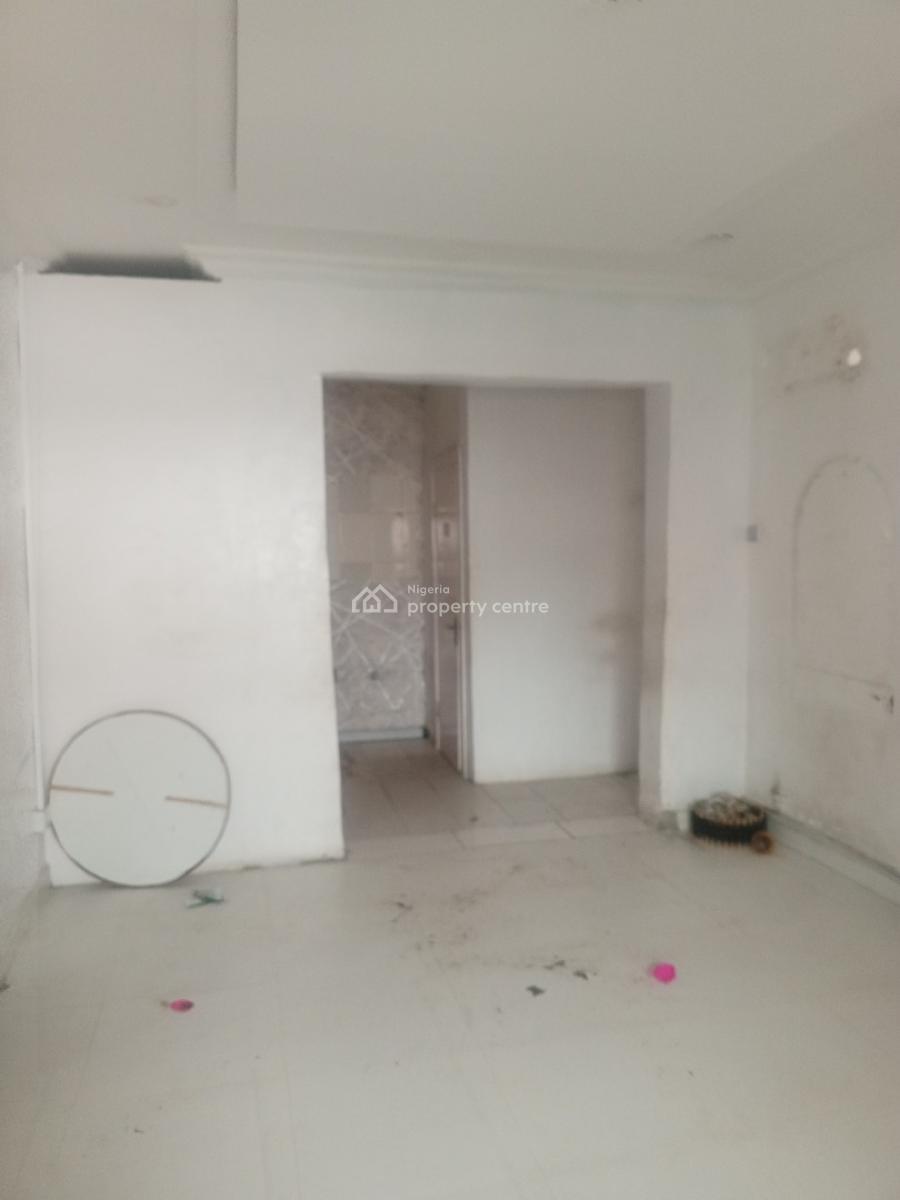 Open Office Space on a Commercial Road, Durosimi Etti, Lekki Phase 1, Lekki, Lagos, Office Space for Rent
