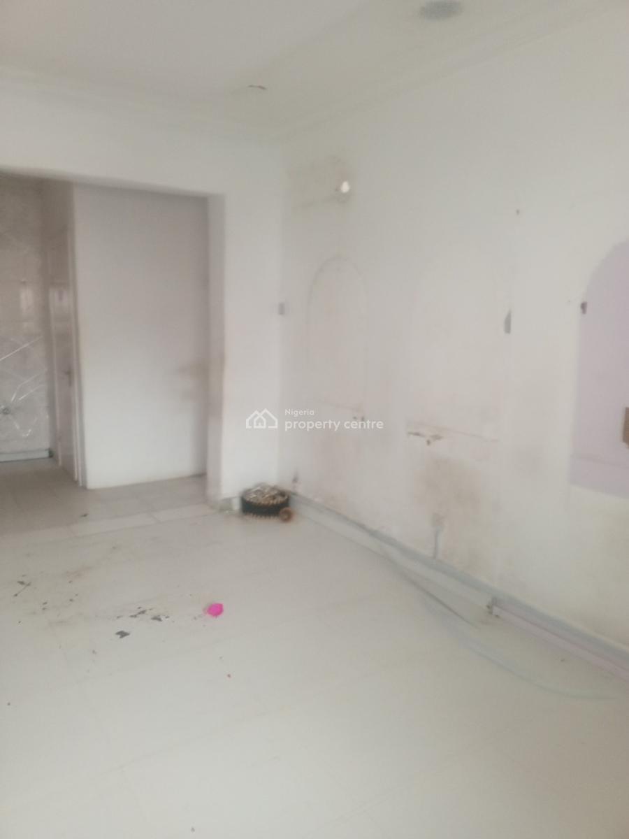 Open Office Space on a Commercial Road, Durosimi Etti, Lekki Phase 1, Lekki, Lagos, Office Space for Rent