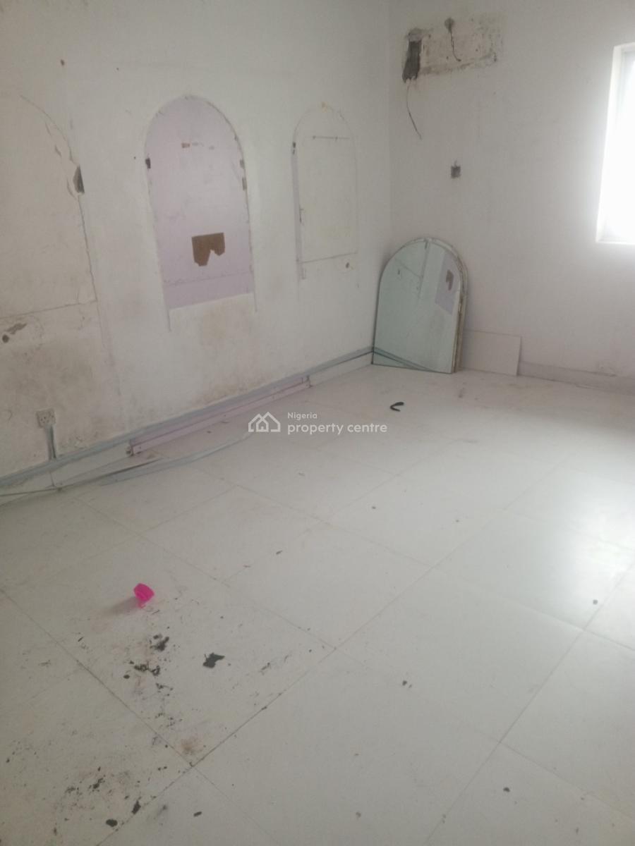 Open Office Space on a Commercial Road, Durosimi Etti, Lekki Phase 1, Lekki, Lagos, Office Space for Rent