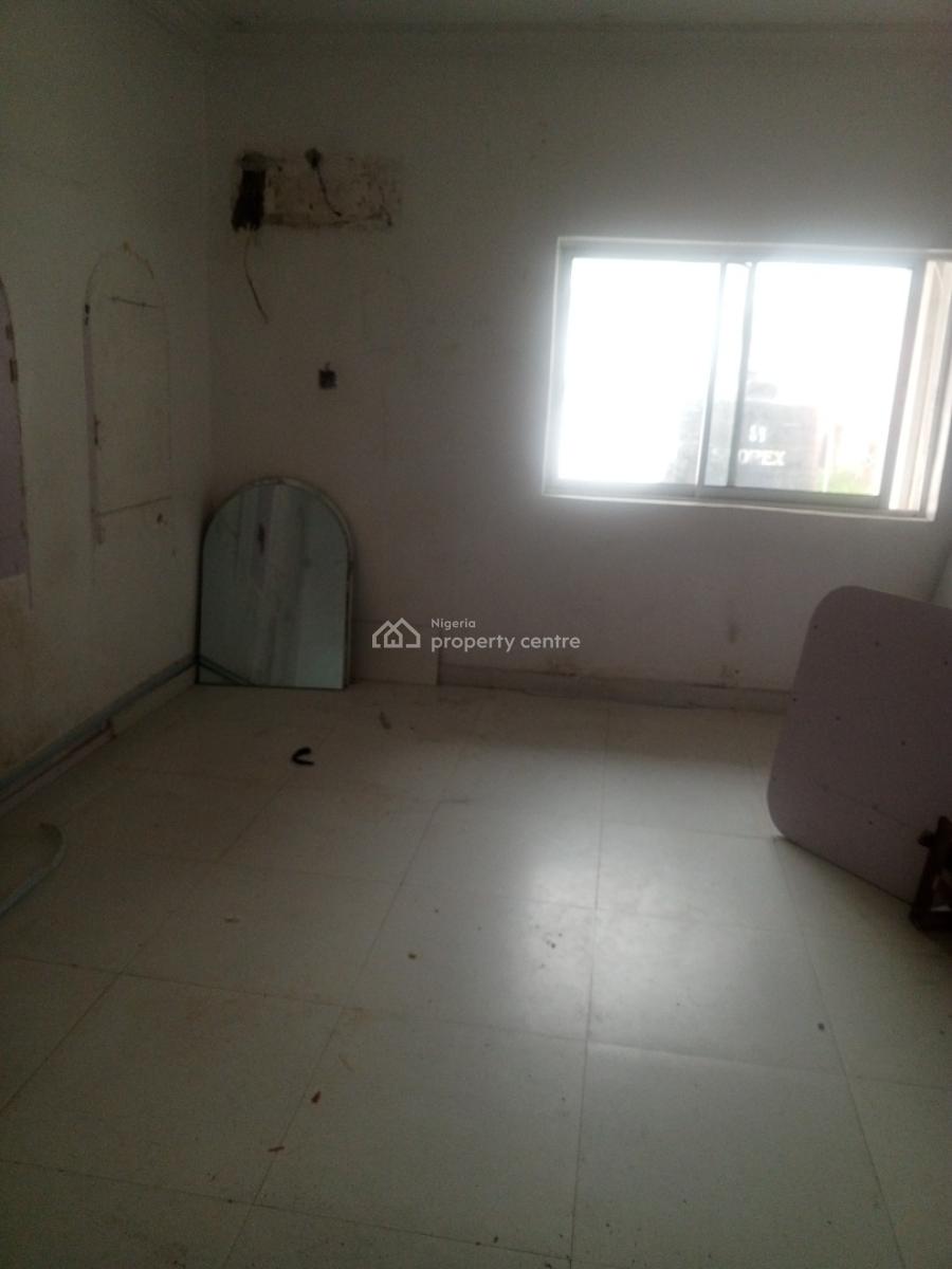 Open Office Space on a Commercial Road, Durosimi Etti, Lekki Phase 1, Lekki, Lagos, Office Space for Rent