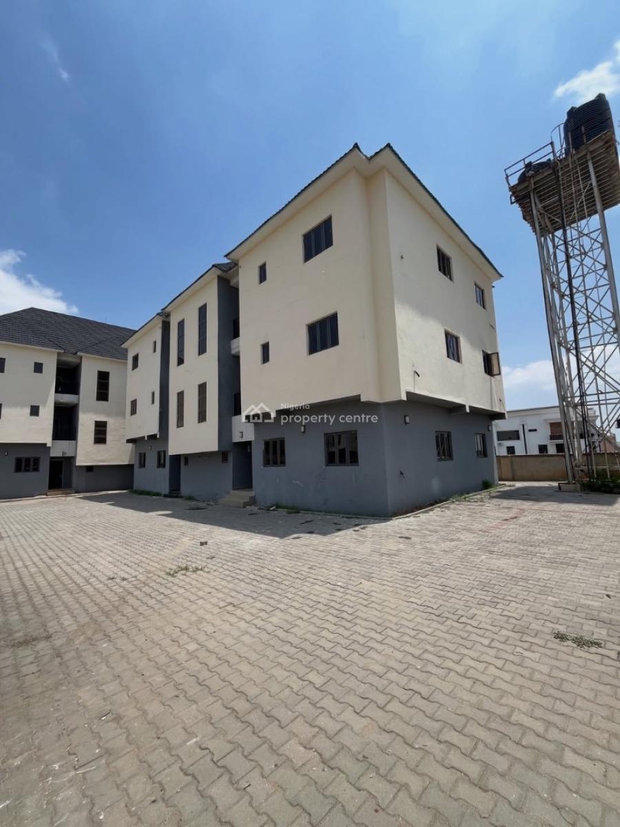 4 Beds  Semi-detached, Guzape District, Abuja, Semi-detached Duplex for Sale