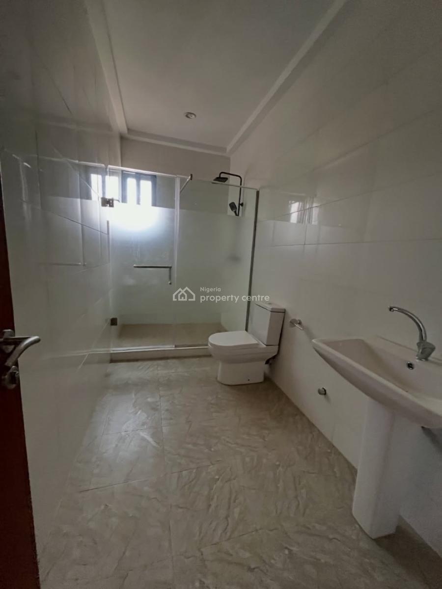 4 Beds  Semi-detached, Guzape District, Abuja, Semi-detached Duplex for Sale