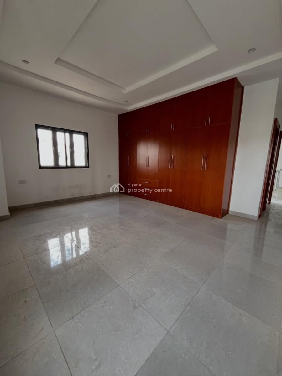 4 Beds  Semi-detached, Guzape District, Abuja, Semi-detached Duplex for Sale