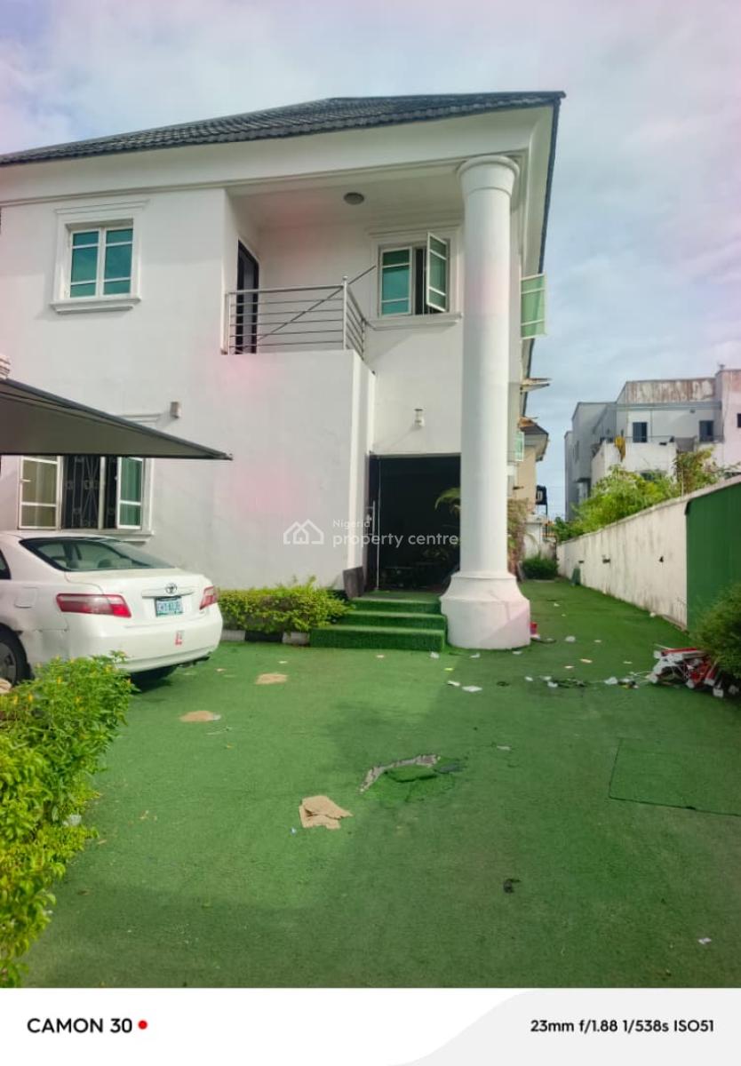 Well Maintained 6 Bedroom Fully Detached House with Massive 2 Bq, Lekki Phase 1, Lekki, Lagos, Detached Duplex for Rent