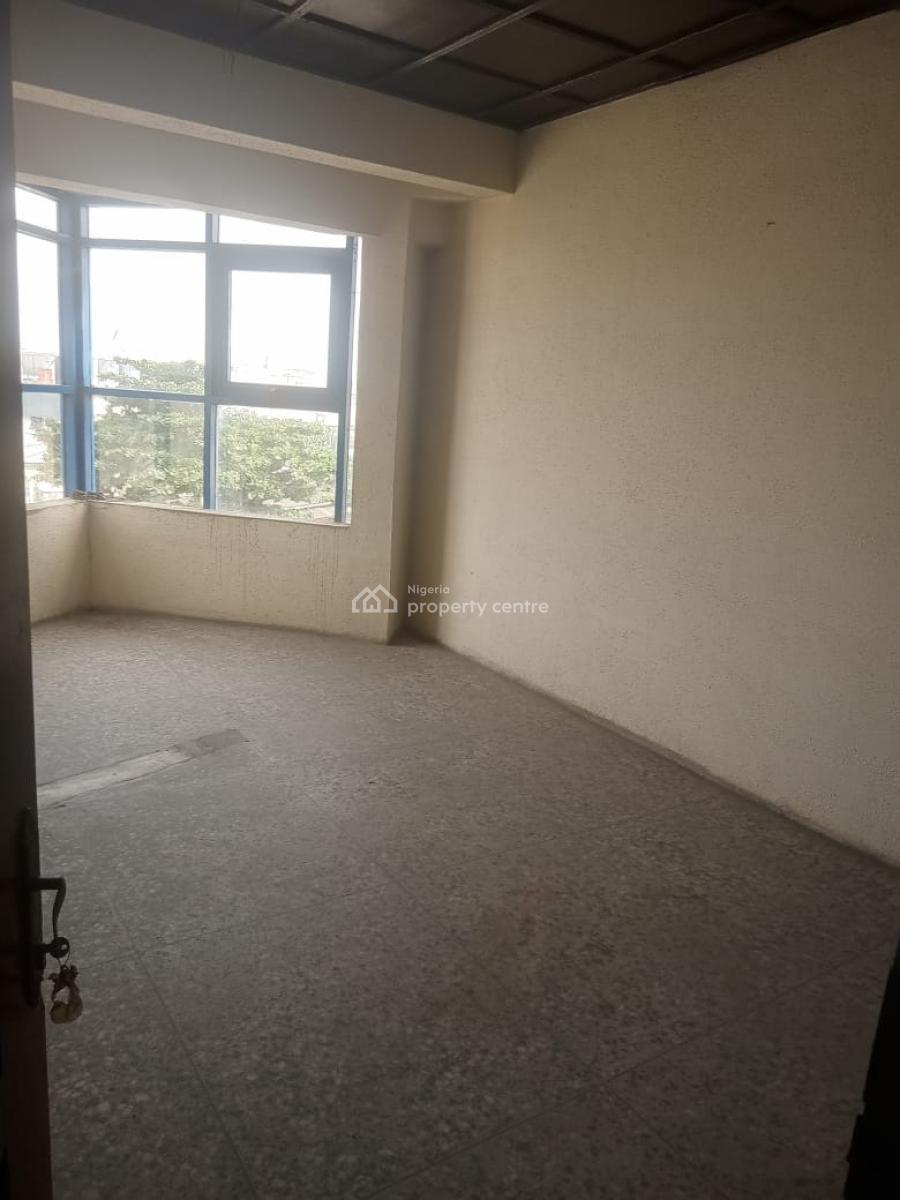 12 Spacious Offices 451sqm,  	1 Spacious Reception,  	5 Toilets,  , Apapa, Lagos, Commercial Property for Rent