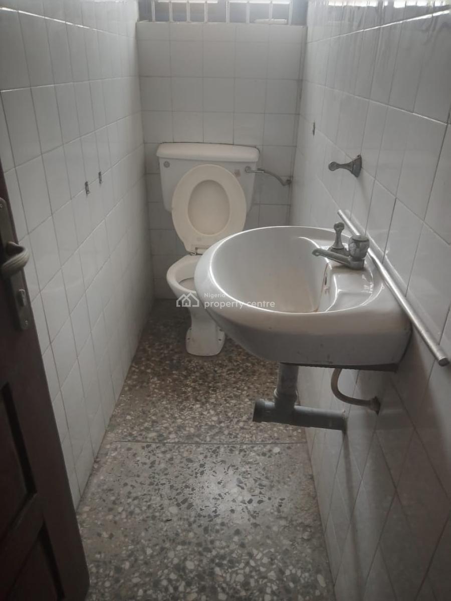 12 Spacious Offices 451sqm,  	1 Spacious Reception,  	5 Toilets,  , Apapa, Lagos, Commercial Property for Rent