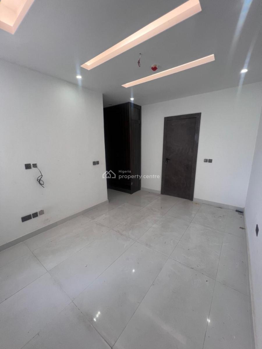 2 Bedroom Apartment Available, Off Fredom Way, Lekki, Lagos, Block of Flats for Sale