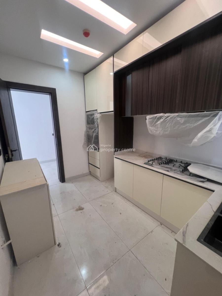 2 Bedroom Apartment Available, Off Fredom Way, Lekki, Lagos, Block of Flats for Sale