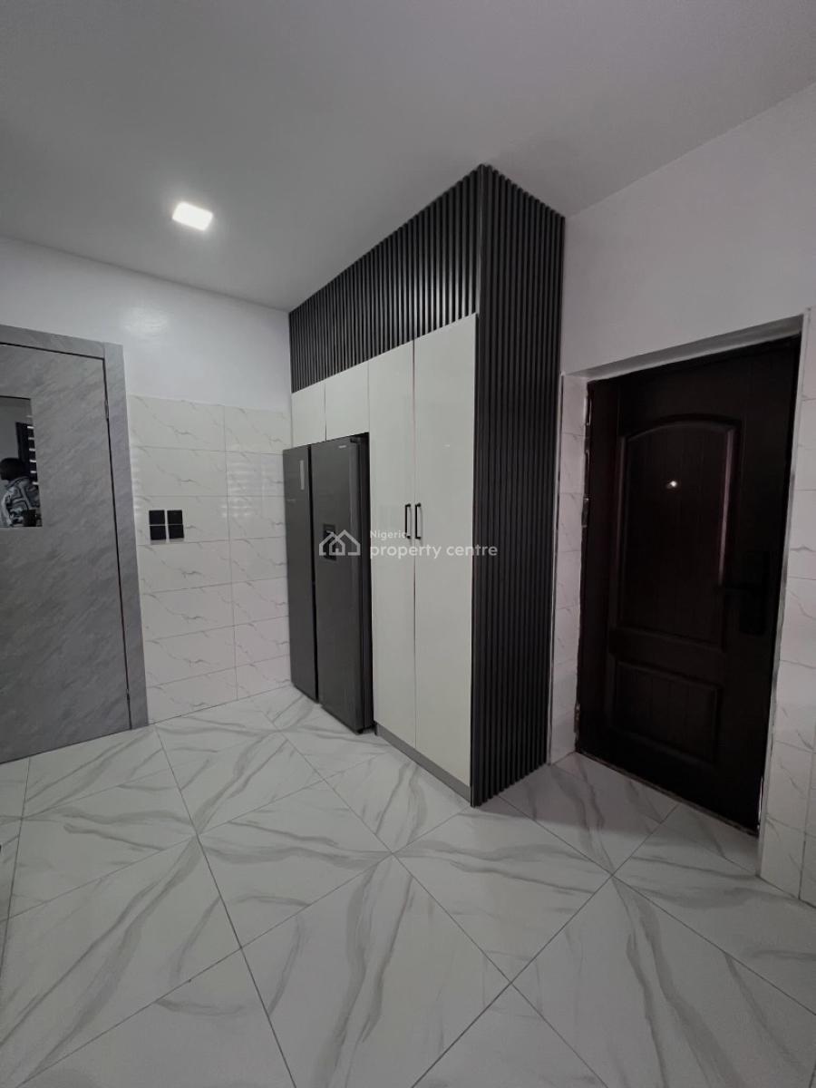 Fully Furnished 2 Bedroom Apartment, Lekki Phase 1, Lekki, Lagos, Flat / Apartment for Rent
