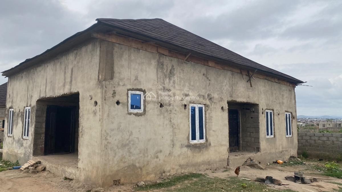 3 Bedroom Semi-detached Bungalow, After Voice of Nigeria, Sabon Lugbe, Lugbe District, Abuja, Semi-detached Bungalow for Sale