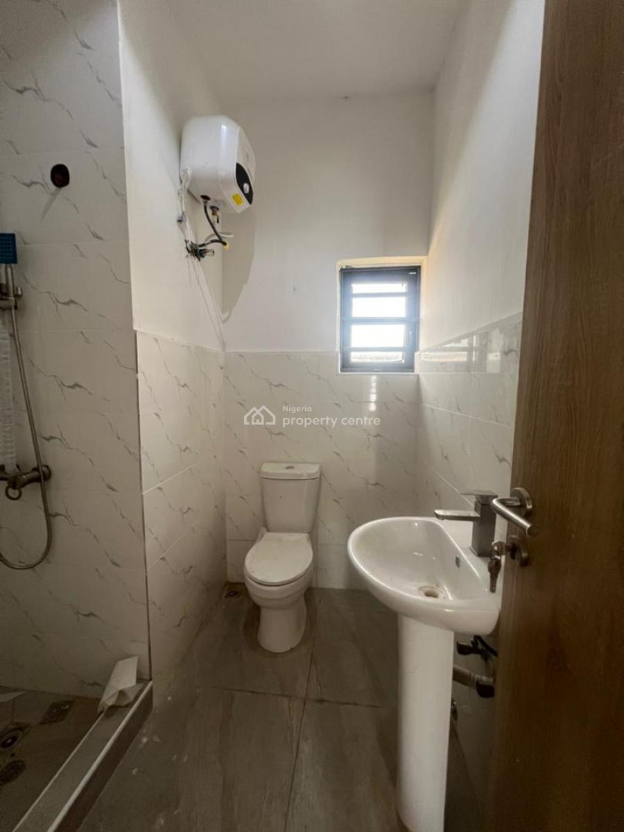 Exquisite Spacious 2 Bedroom Apartment in a Secure Estate, Ilasan Ikate, Lekki, Lagos, Flat / Apartment for Rent