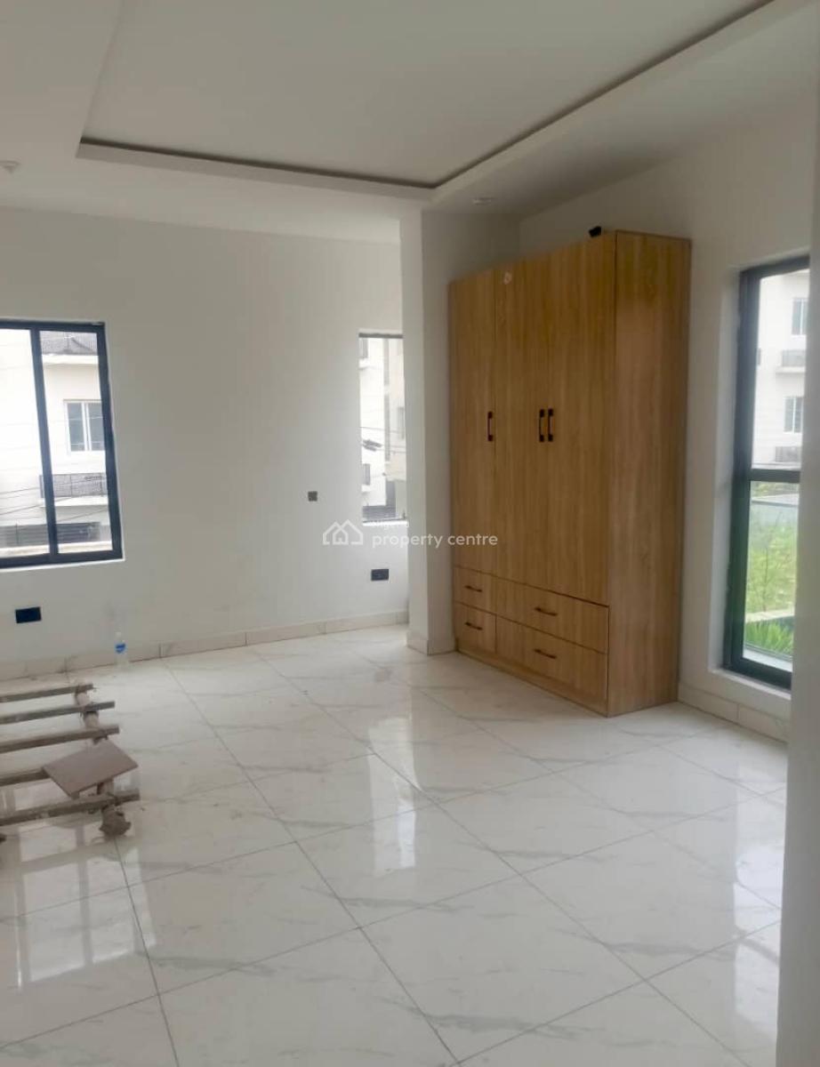 Opulent Spacious 2 Bedroom Apartment in a Secure Estate, Lekki Peninsula, Lekki, Lagos, Flat / Apartment for Rent