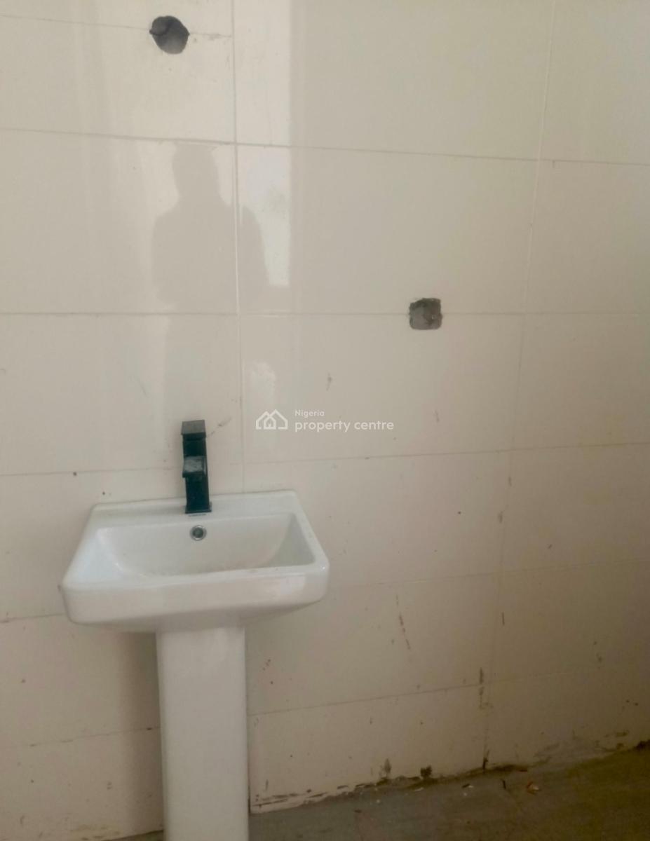 Opulent Spacious 2 Bedroom Apartment in a Secure Estate, Lekki Peninsula, Lekki, Lagos, Flat / Apartment for Rent