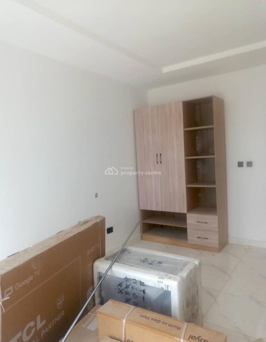 Opulent Spacious 2 Bedroom Apartment in a Secure Estate, Lekki Peninsula, Lekki, Lagos, Flat / Apartment for Rent
