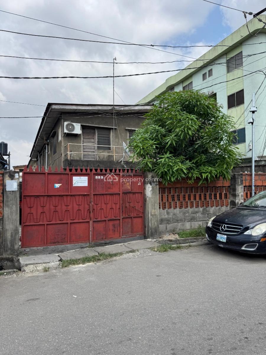 Renovatable Storey Building Property on a Full Plot, Off Nuru Oniwo, Surulere, Lagos, Block of Flats for Sale