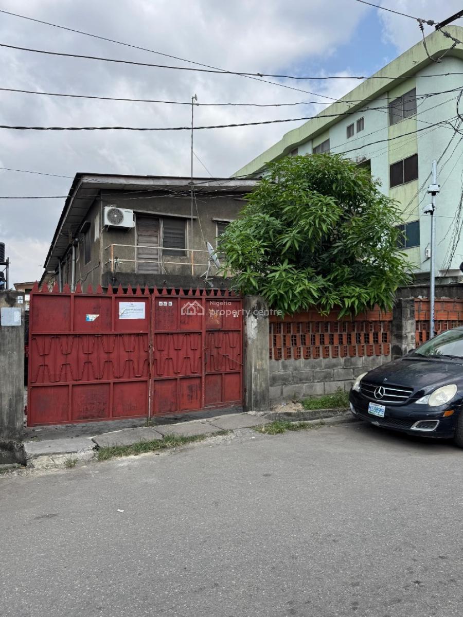 Renovatable Storey Building Property on a Full Plot, Off Nuru Oniwo, Surulere, Lagos, Block of Flats for Sale