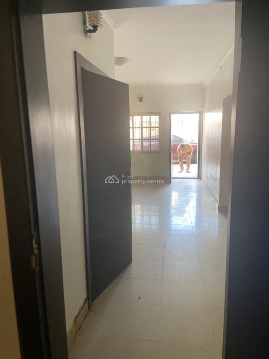 Lovely 3 Bedroom Apartment in a Mini Estate, Phase 1, Magodo, Lagos, Flat / Apartment for Rent