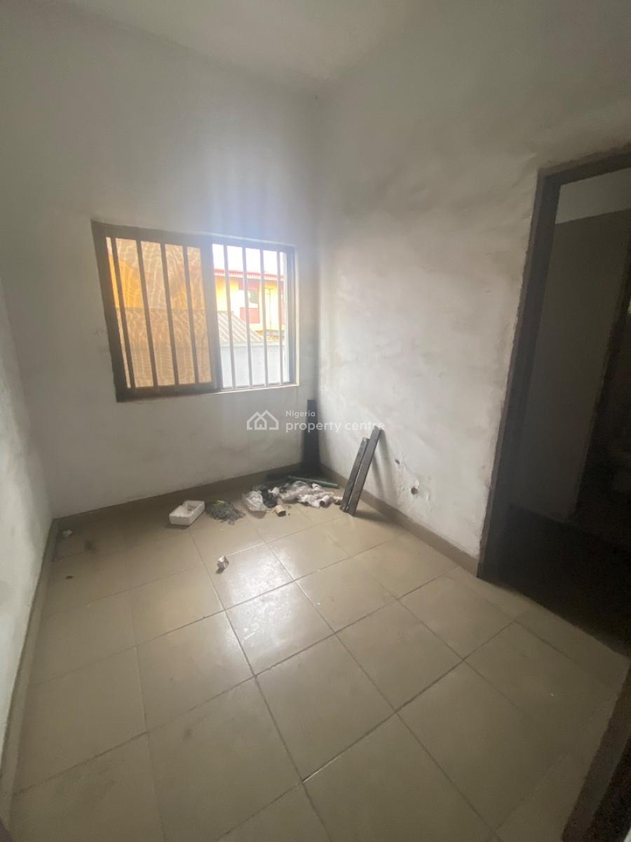 200 Square Meter Office Space, Ogolonto Area, Agric, Ikorodu, Lagos, Commercial Property for Rent