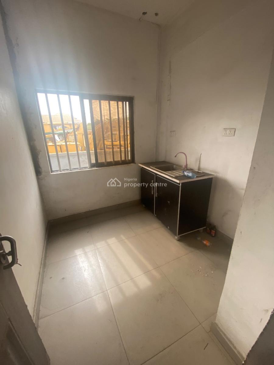 200 Square Meter Office Space, Ogolonto Area, Agric, Ikorodu, Lagos, Commercial Property for Rent