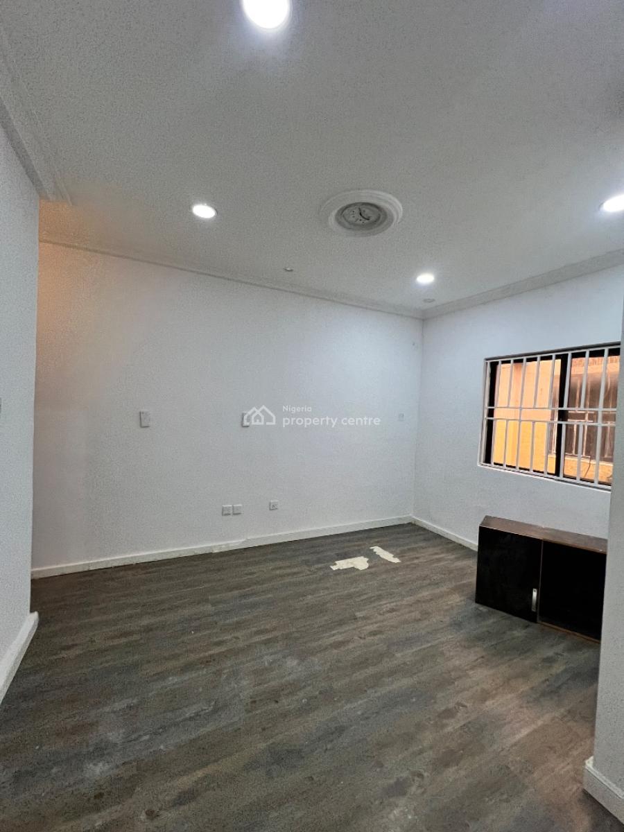 Spacious Self Contained Apartment, Lekki Phase 1, Lekki, Lagos, Flat / Apartment for Rent