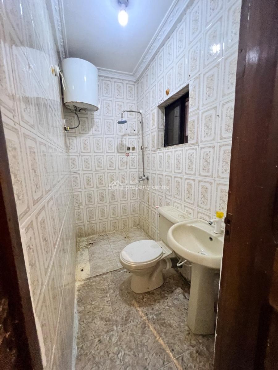 Spacious Self Contained Apartment, Lekki Phase 1, Lekki, Lagos, Flat / Apartment for Rent