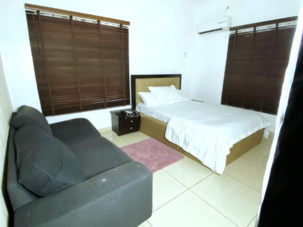 Spacious 3-bedroom Apartment, Chevron, Lekki, Lagos, Flat / Apartment for Sale