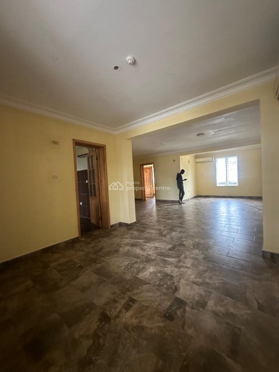 Specious 3bedrooms Apartment with Bq and Swimming Pool, Lekki Phase 1, Lekki, Lagos, Flat / Apartment for Rent