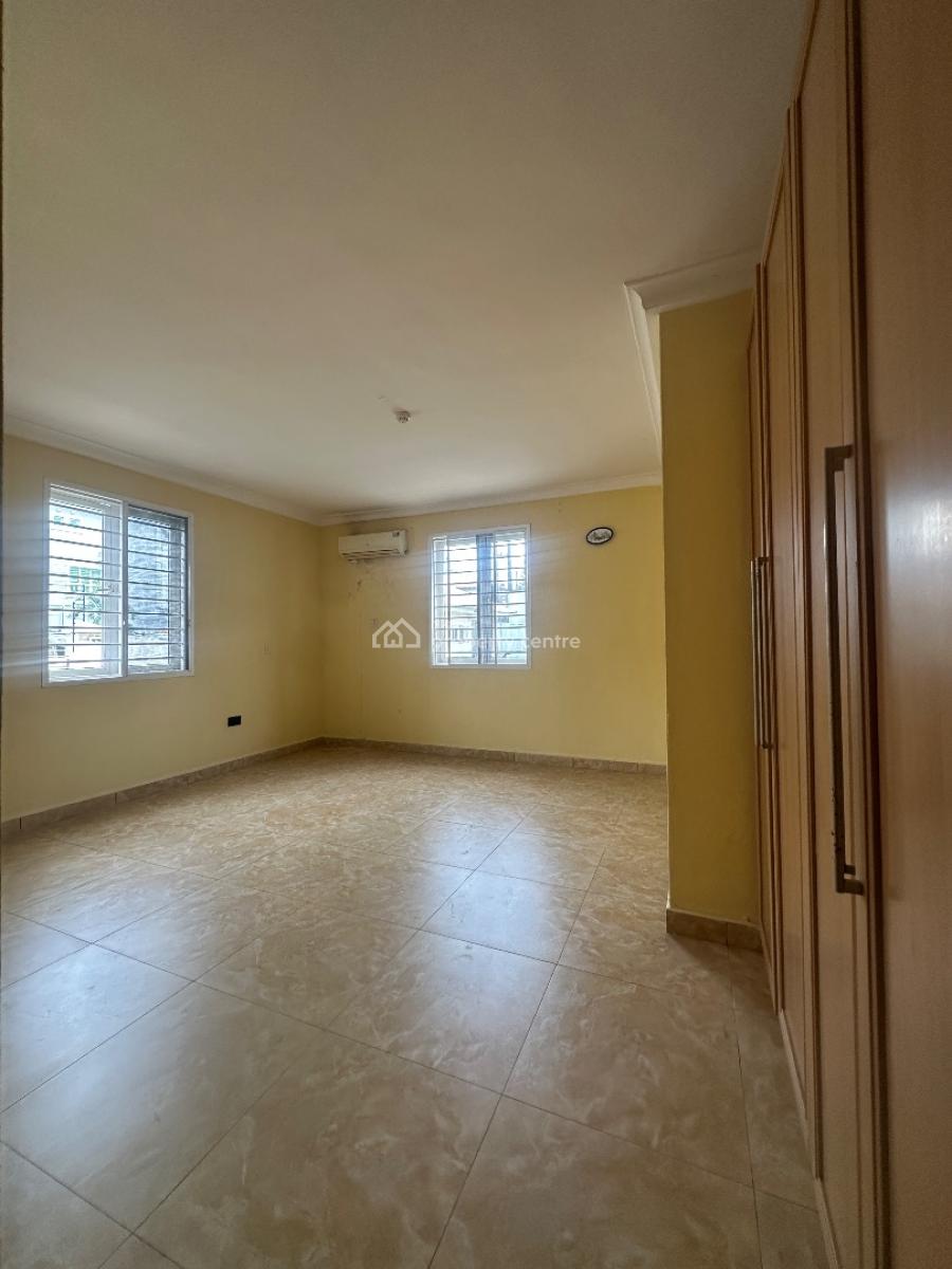 Specious 3bedrooms Apartment with Bq and Swimming Pool, Lekki Phase 1, Lekki, Lagos, Flat / Apartment for Rent
