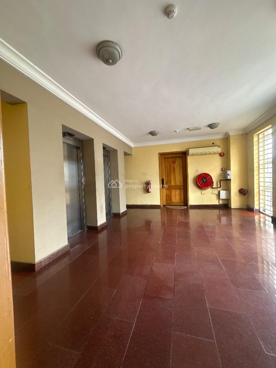 Specious 3bedrooms Apartment with Bq and Swimming Pool, Lekki Phase 1, Lekki, Lagos, Flat / Apartment for Rent