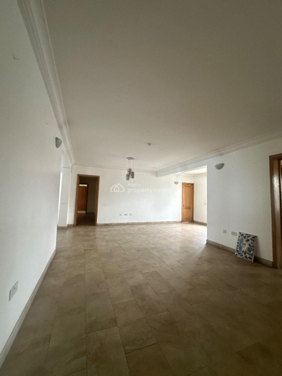 Specious 3bedrooms Apartment with Bq and Swimming Pool, Lekki Phase 1, Lekki, Lagos, Flat / Apartment for Rent