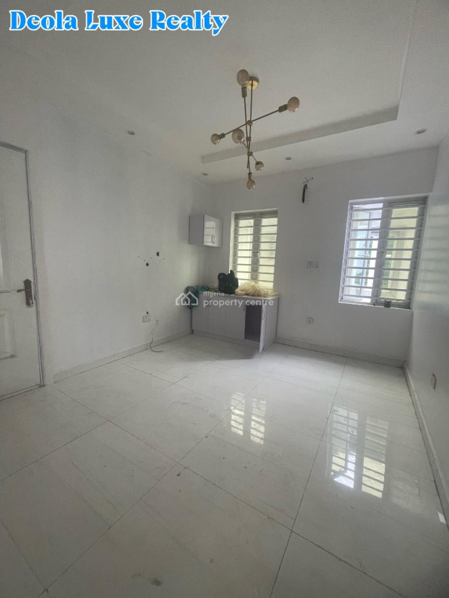a Nice 2 Bedrooms Apartment with Open Kitchen (upstair), Secured Estate, Osapa, Lekki, Lagos, Flat / Apartment for Rent