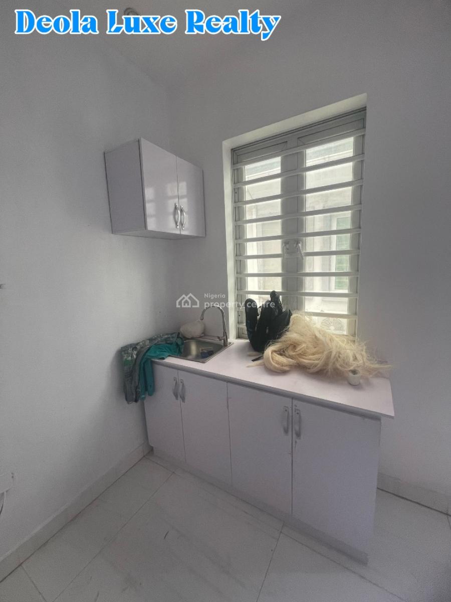 a Nice 2 Bedrooms Apartment with Open Kitchen (upstair), Secured Estate, Osapa, Lekki, Lagos, Flat / Apartment for Rent